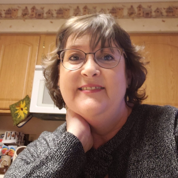 Meet your Posher, Sharon - Picture 1 of 1